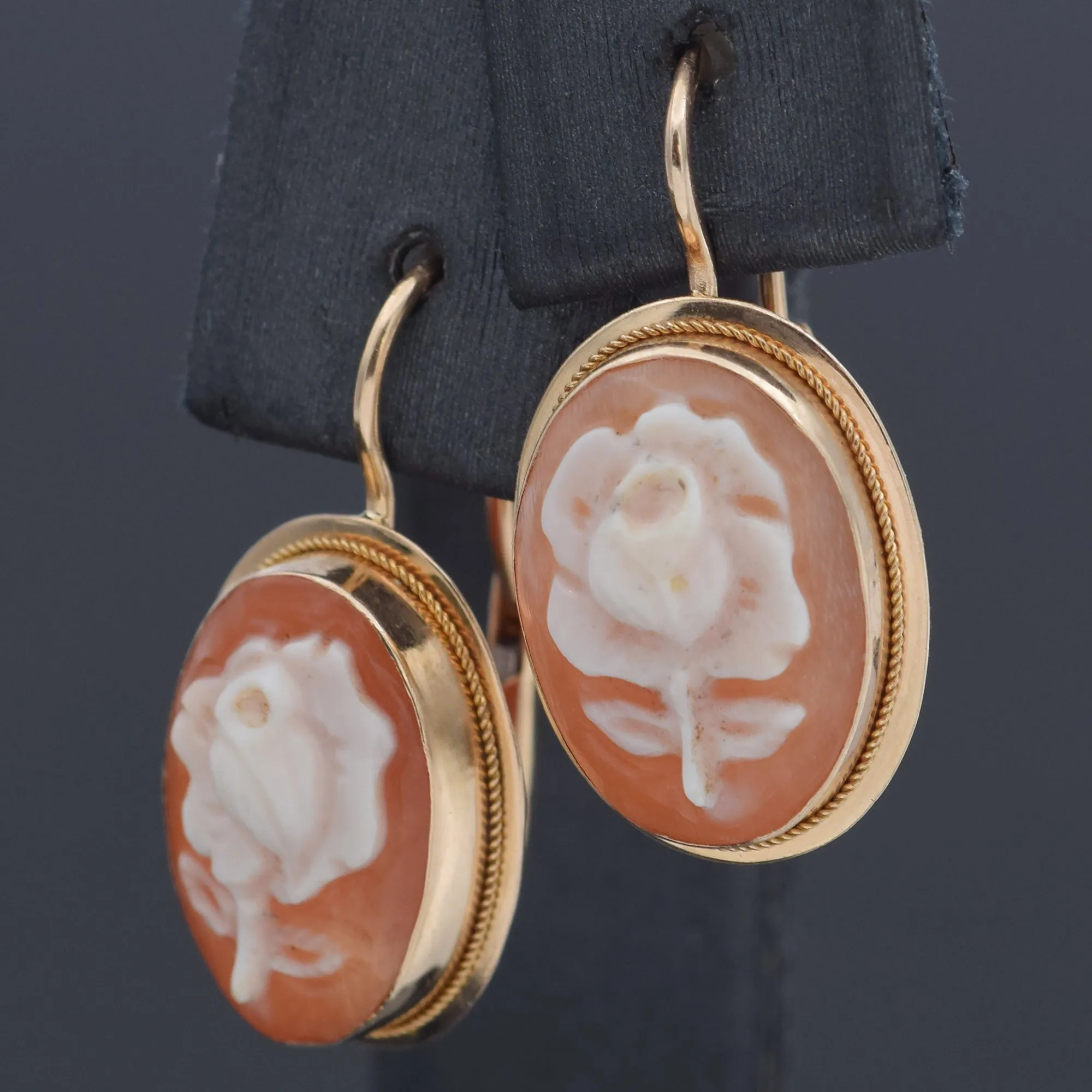 Antique 14K Yellow Gold Cameo Shell Floral Oval Leverback Dangle Earrings