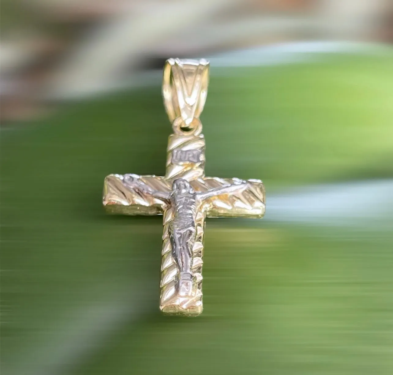 Cross pendant